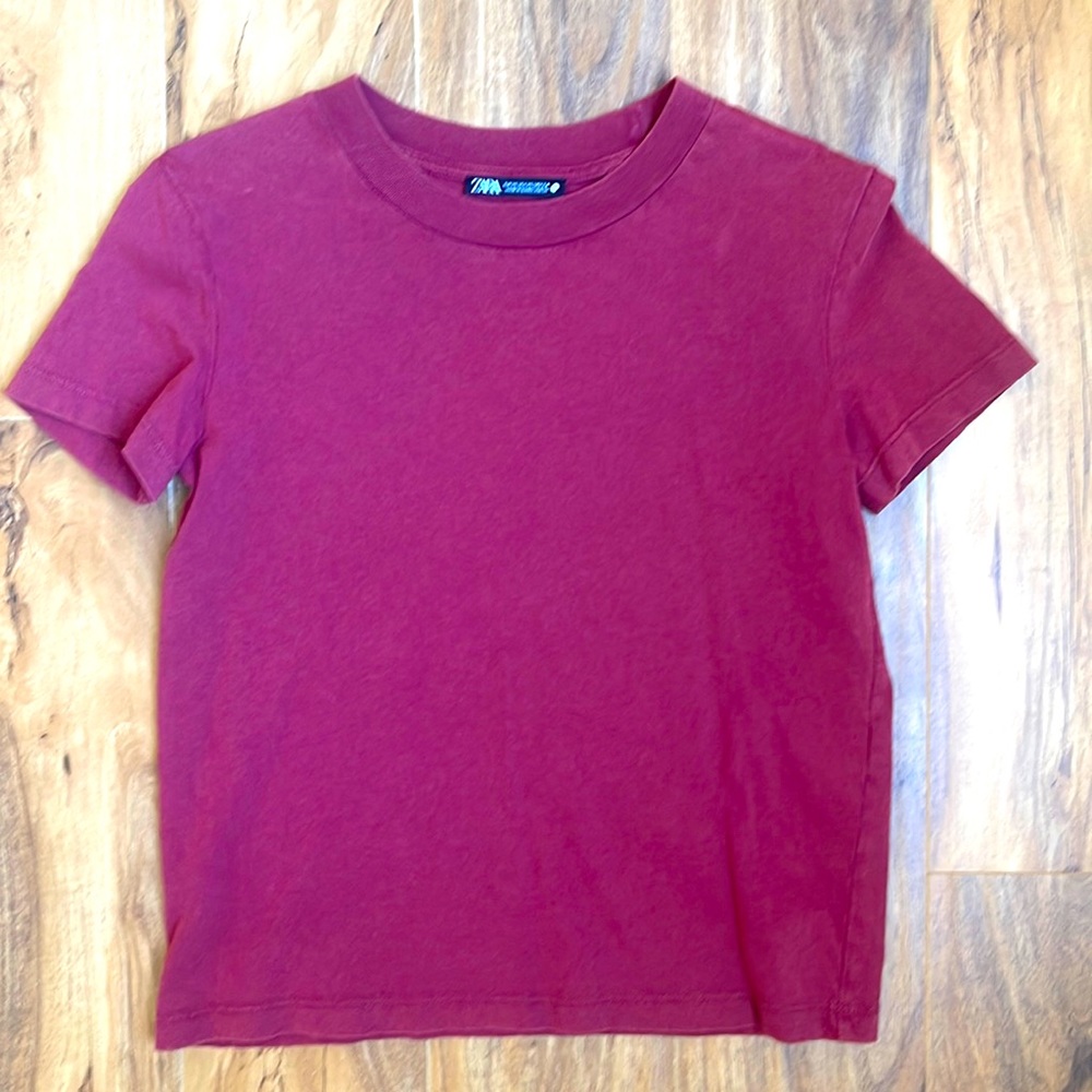 Zara T Shirt // Maroon red / Size XS